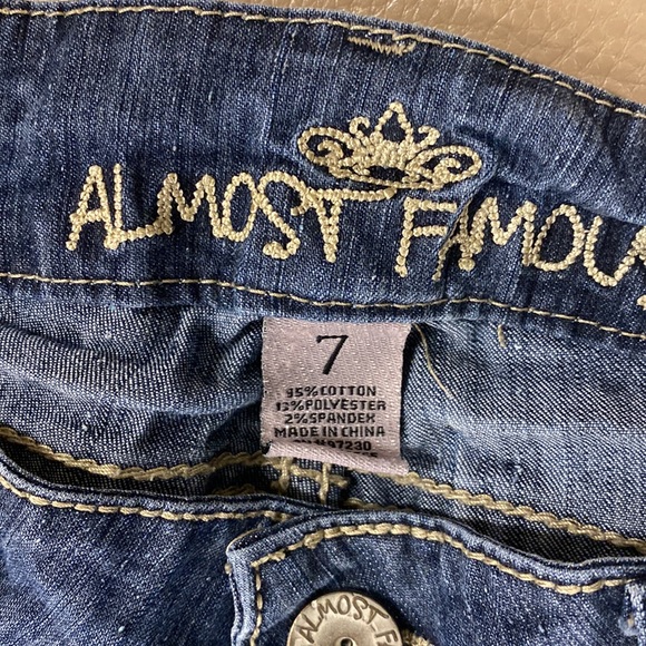 Almost Famous Jeans - Size 7 - Picture 2 of 11